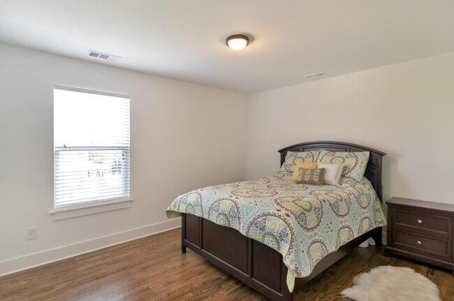 Building Photo - 3203 Anderson Pl