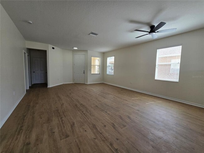 Building Photo - 6889 Lake Eaglebrooke Dr