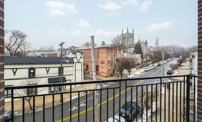 Building Photo - 3712 Midvale Ave