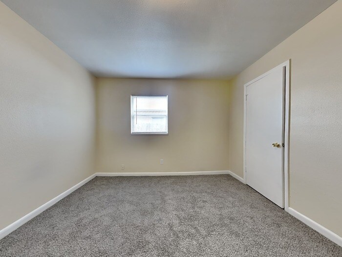 Building Photo - 6809 E North Bay St