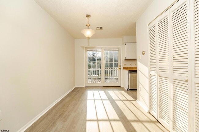 Building Photo - 19 Clipper Ct