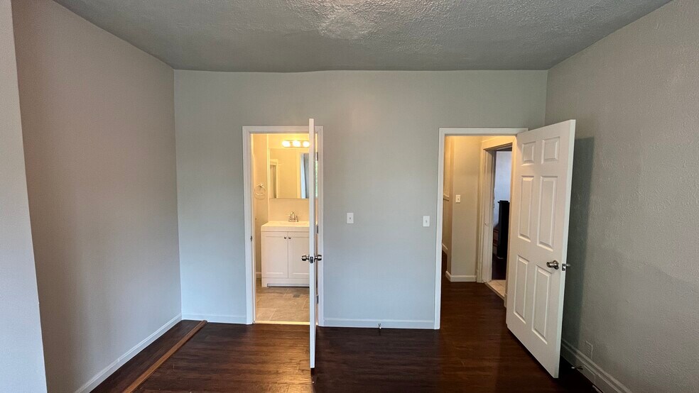 Building Photo - 5847 Nicholson St