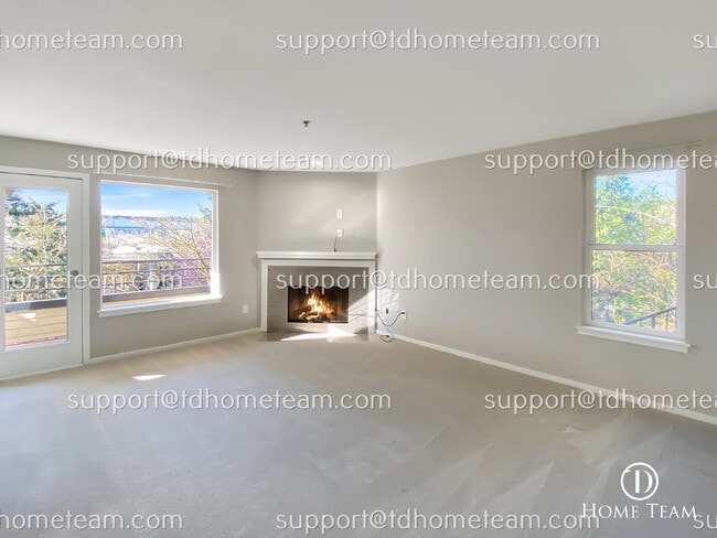 Building Photo - Luxurious 1-Bedroom Condo with Scenic Views and Modern Amenities in Bellevue, WA!