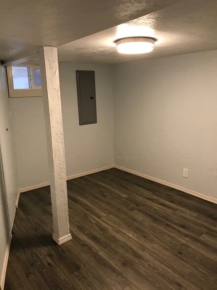 Basement Office 2 (not shown laundry hook-up) - 511 E Indiana Ave