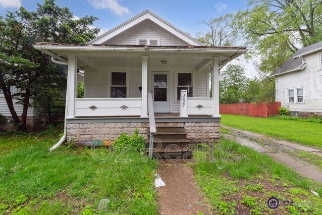 Primary Photo - 2027 Berkshire Pl
