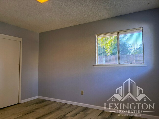 Building Photo - Charming 2BD/1.5BA Sacramento Home, near J...
