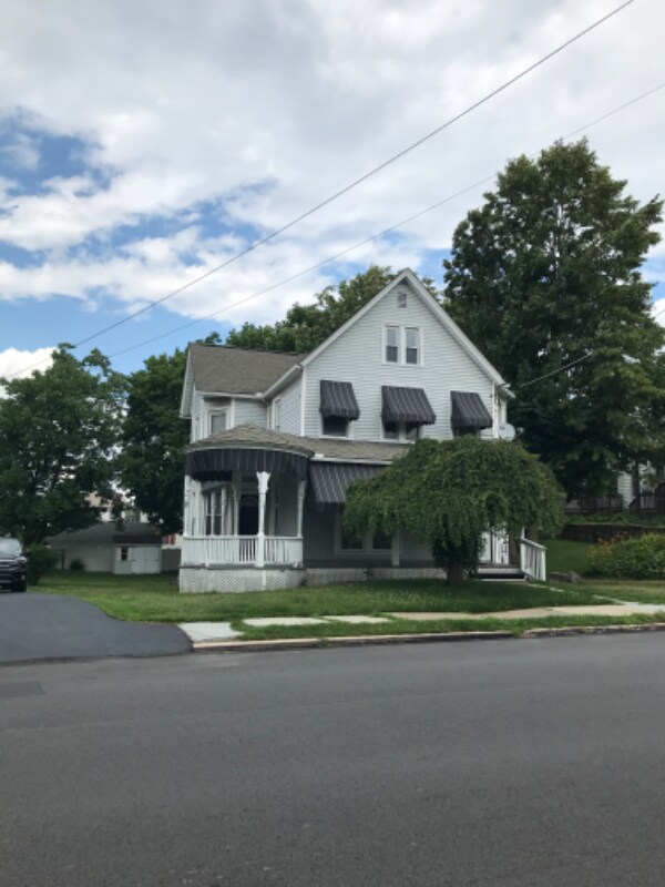 Primary Photo - 224 W Drinker St