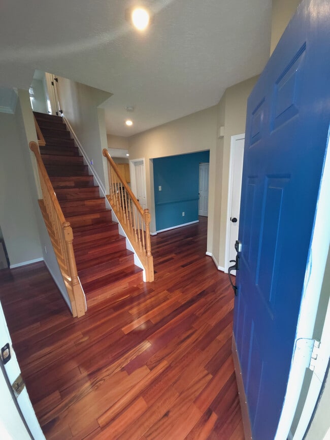 Building Photo - 1505 Avennel Way