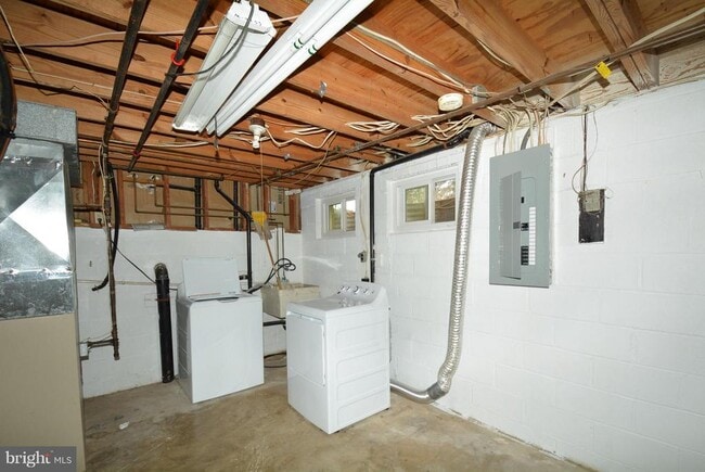 Building Photo - 5111 Gainsborough Dr