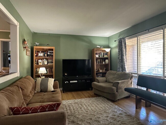 Building Photo - 306 Jack Coleman Dr NW