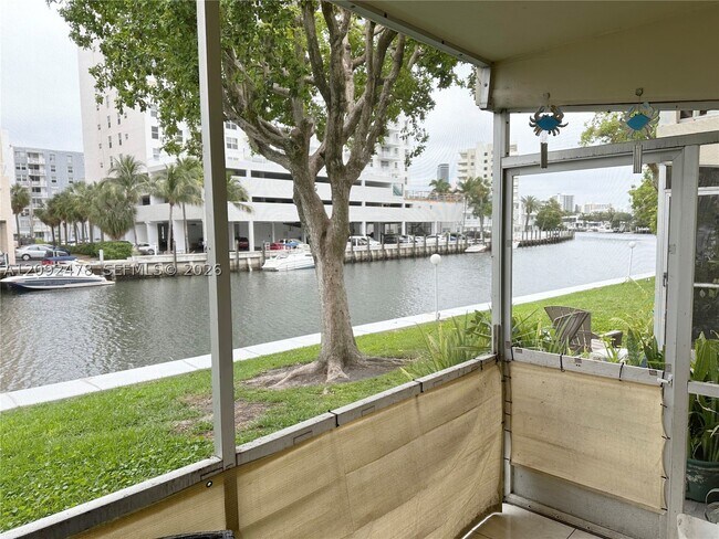 Building Photo - 450 Paradise Isle Blvd