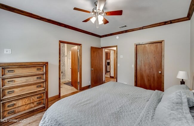 Building Photo - 1998 MS-16