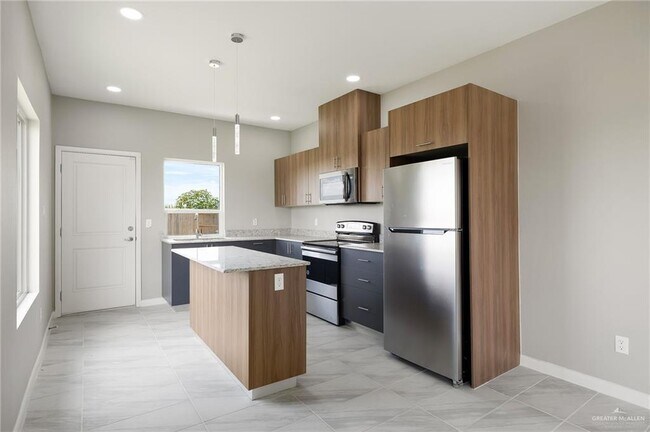 Building Photo - 29 Las Vistas Ln