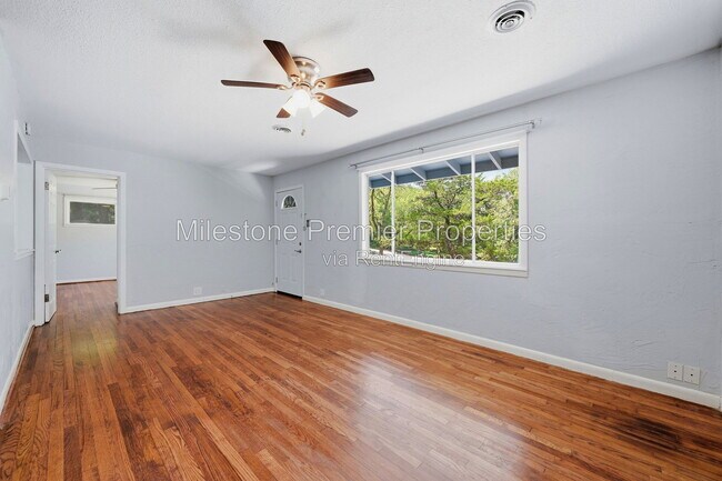 Building Photo - 101 Lakewood Ln