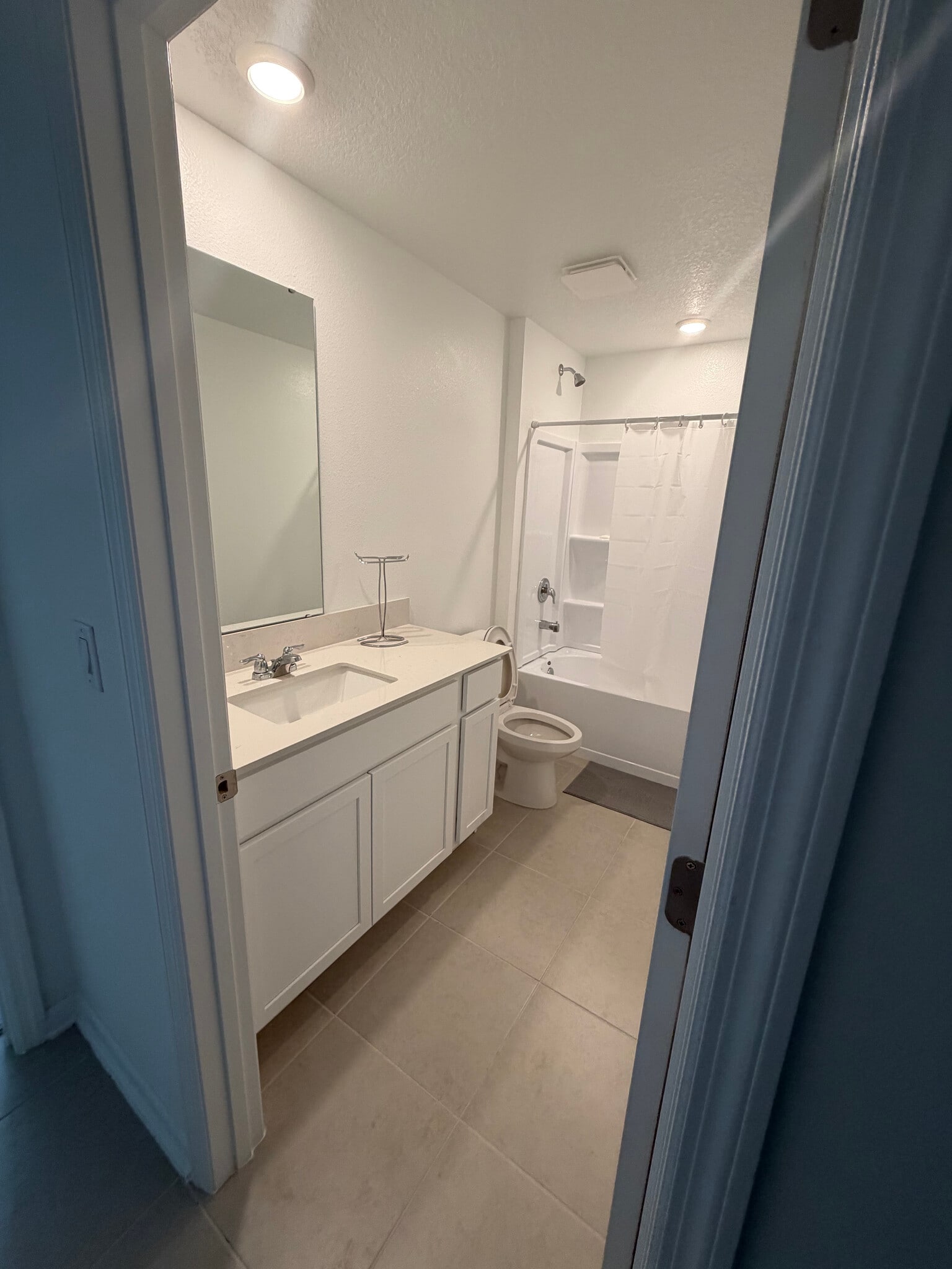 Building Photo - 5110 Magnolia Palm Dr