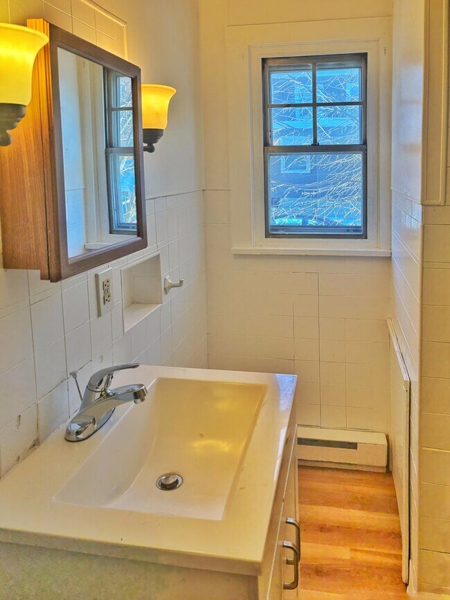 Building Photo - 1053 Lehigh St