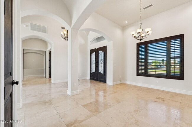 Building Photo - 11407 E Bellflower Ct