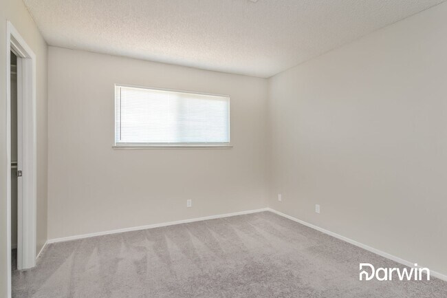 Building Photo - 5141 Shadow Hill Drive, Las Vegas, NV 89120