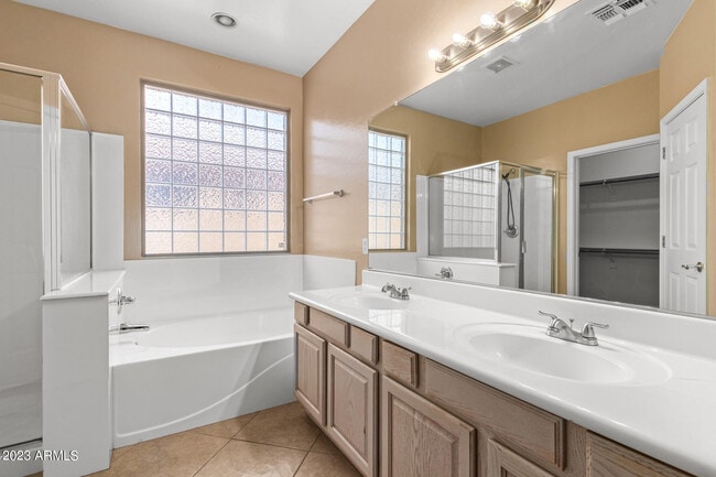 Building Photo - 17554 W Cardinal Dr