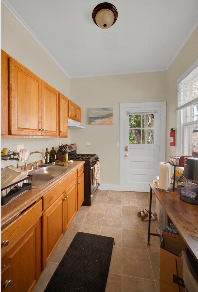 Building Photo - 2036 Sherman Ave