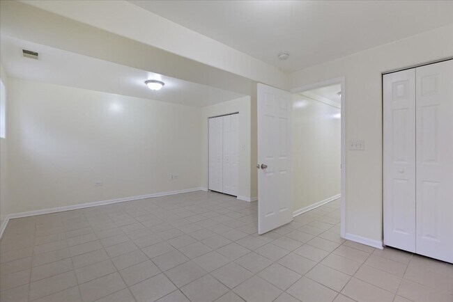 Building Photo - 54 E 50th St