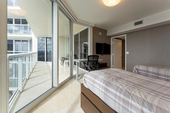 Building Photo - 19333 Collins Ave