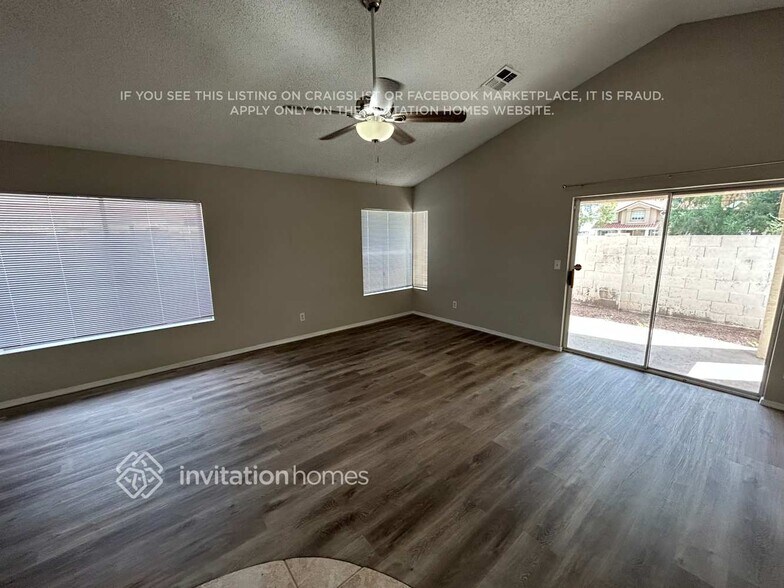 Building Photo - 7037 N 28th Dr