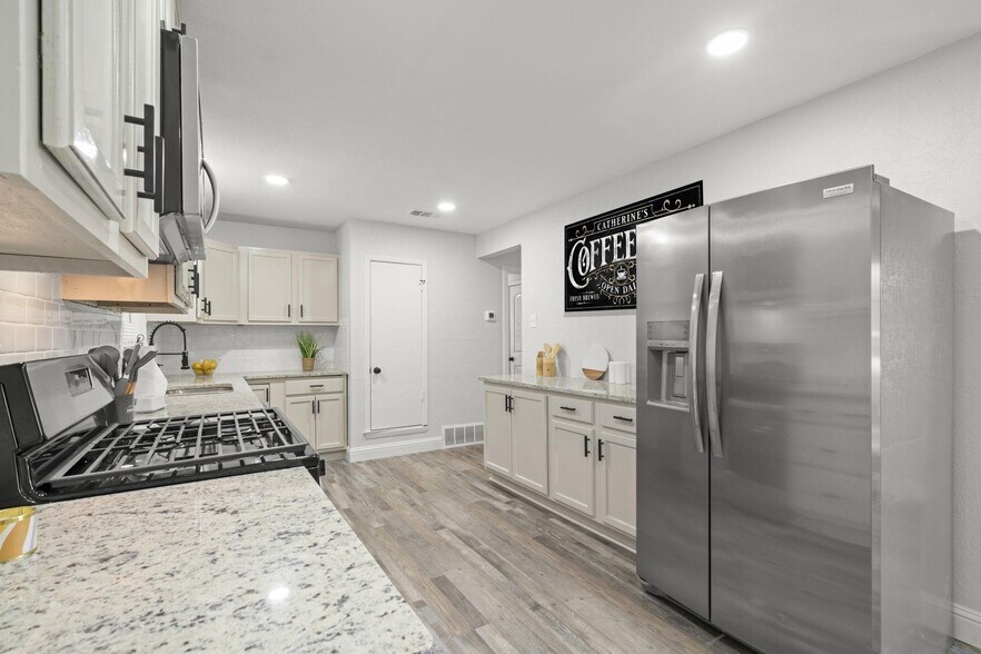 Building Photo - 125 Gramley St