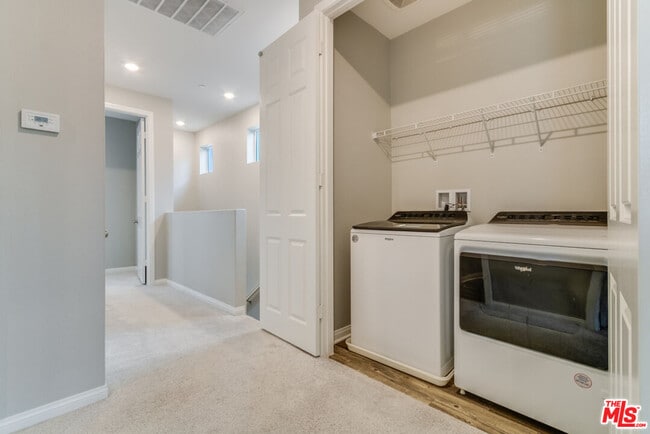 Building Photo - 713 Daniel Freeman Cir