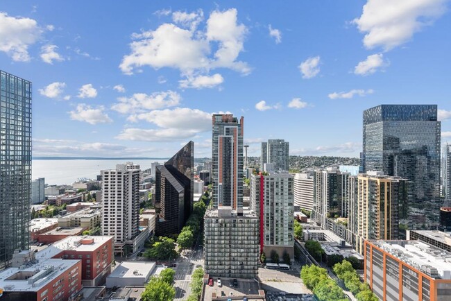 Building Photo - The Escala Condominiums - 3 bedrooms