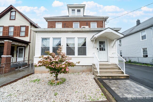 Primary Photo - 351 Somerset St