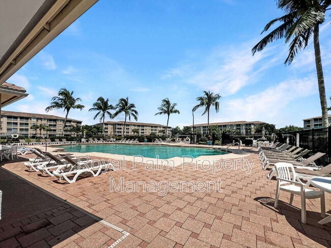 Building Photo - 8550 Kingbird Loop