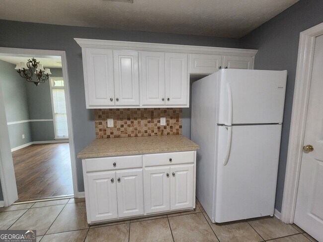 Building Photo - 7168 Village Loop