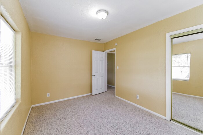 Building Photo - 1813 Melson Ave