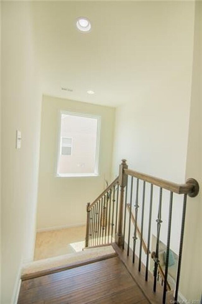 Building Photo - 2589 Shoal Park Rd