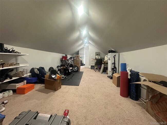 Building Photo - 15 Barlow Ave