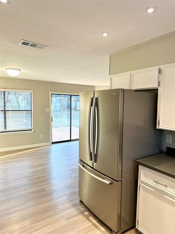 Building Photo - 1102 Serenada Dr