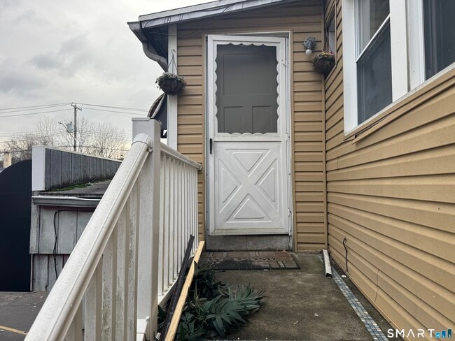 Building Photo - 47 Pershing Dr