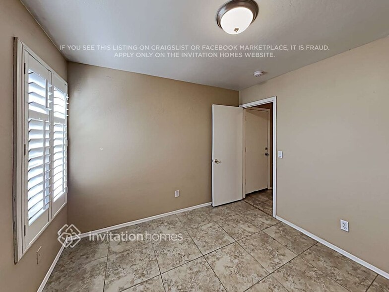 Building Photo - 163 N Saffron Cir