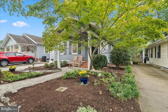 Building Photo - 23 E Walnut St