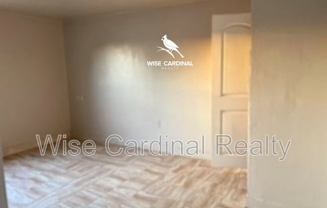 Building Photo - 1017 N Main Ave