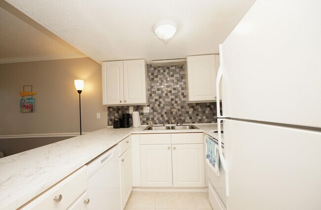 Building Photo - 308 Miracle Strip Pkwy