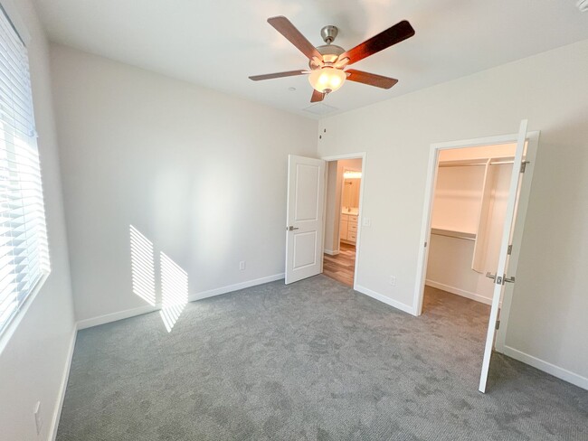 Building Photo - 1496 Sangria Dr