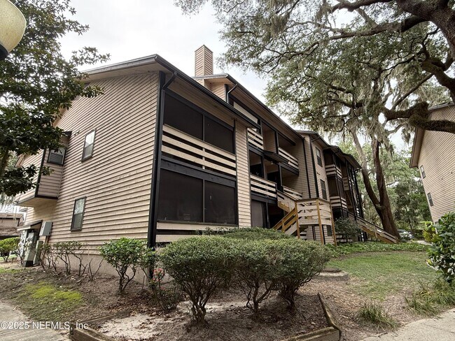 Building Photo - 1604 Arcadia Dr