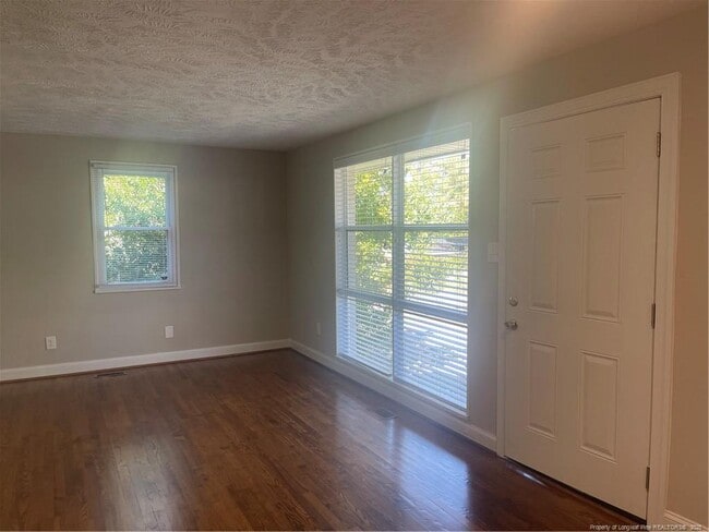 Building Photo - 458 McBain Dr