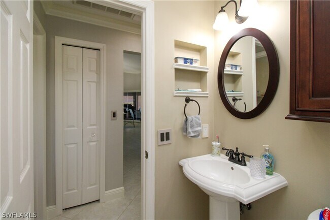 Building Photo - 333 Wentworth Ct