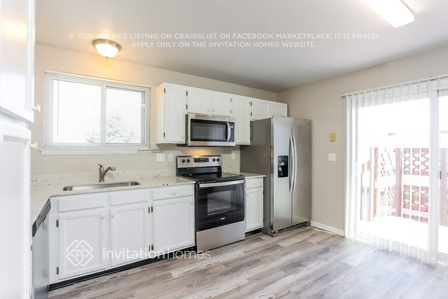 Building Photo - 17959 E Cornell Dr