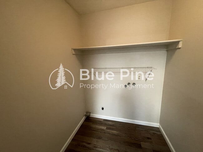 Building Photo - 678 Foster Dr