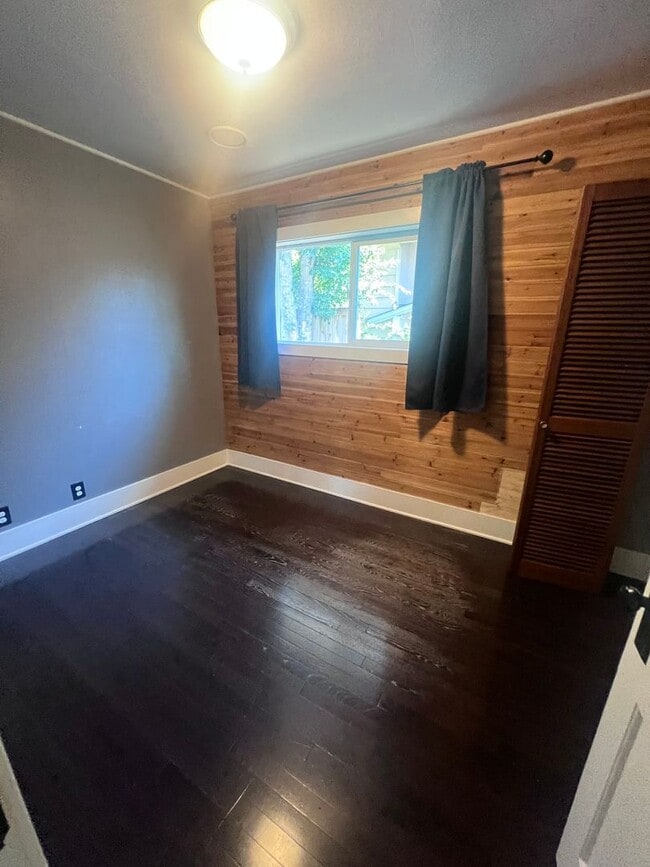 Building Photo - Cute 2BR 1 BA home in Bremerton near PSNS