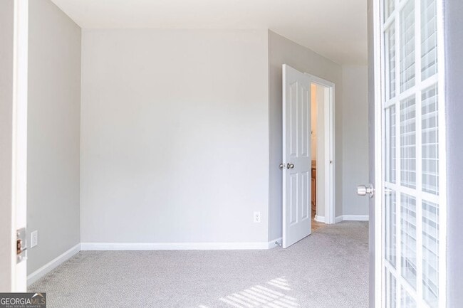 Building Photo - 2046 Barberry Dr